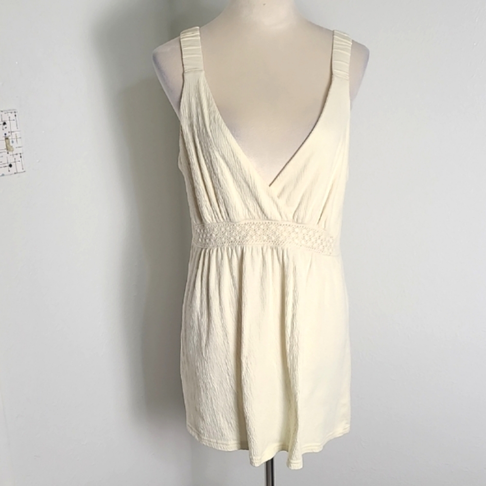 Gitano Cream Sleeveless V-Neck Top with Embroidered Accent, Sz XL